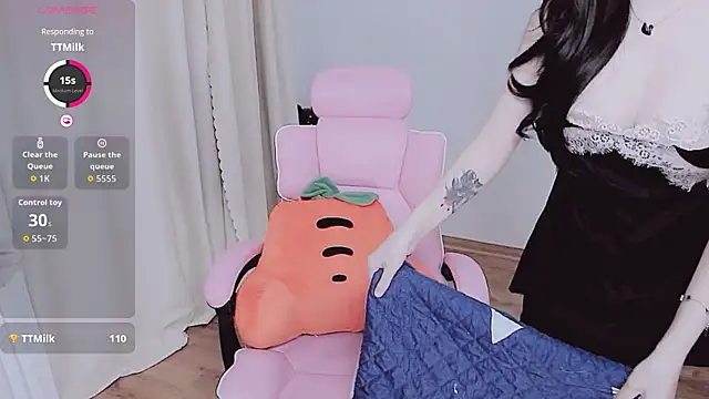 Snapshot of Miu-999 chatting on 10-02-25, 02:07 Miu-999 online show from 10-02-25, 02:07