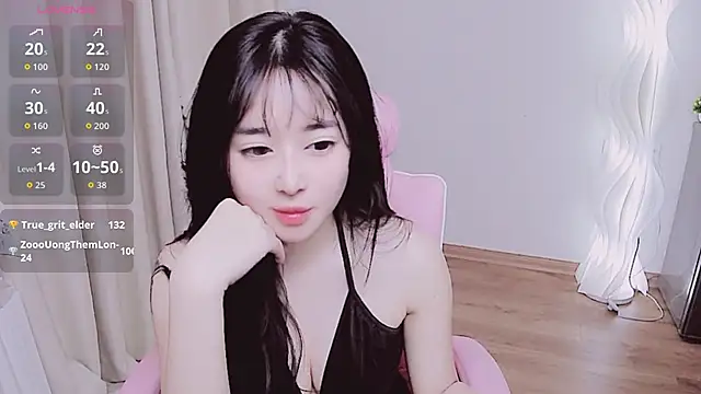 Snapshot of Miu-999 chatting on 10-12-25, 07:18 Miu-999 online show from 10-12-25, 07:18