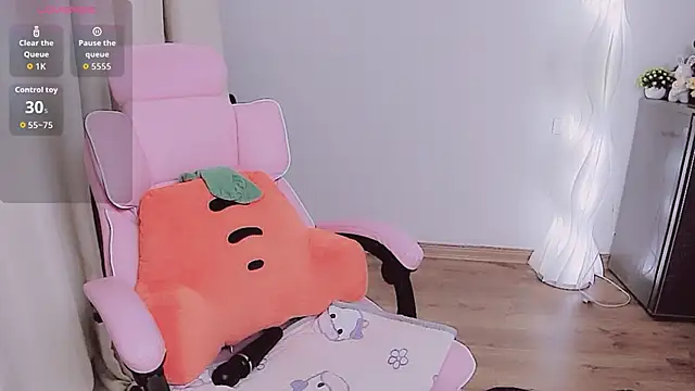 Snapshot of Miu-999 chatting on 11-08-25, 02:12 Miu-999 online show from 11-08-25, 02:12