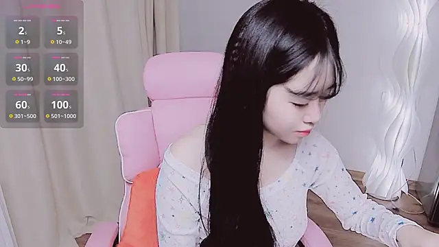 Snapshot of Miu-999 chatting on 11-17-25, 07:03 Miu-999 online show from 11-17-25, 07:03