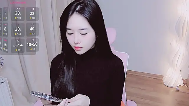 Snapshot of Miu-999 chatting on 11-18-25, 02:06 Miu-999 online show from 11-18-25, 02:06