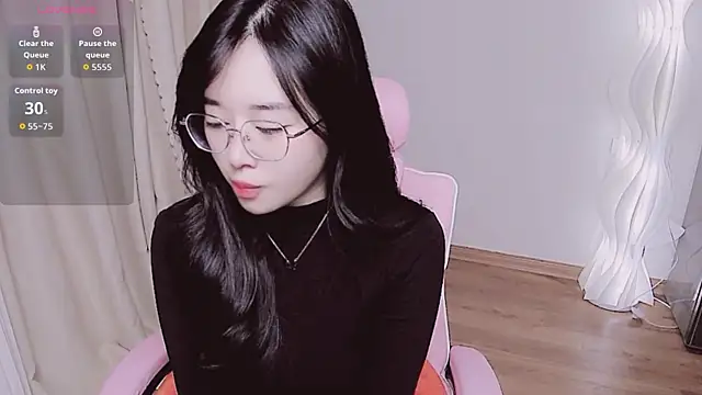 Snapshot of Miu-999 chatting on 11-19-25, 02:11 Miu-999 online show from 11-19-25, 02:11