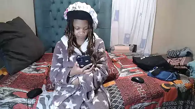 EssenceLovers online show from 04-25-26, 08:50