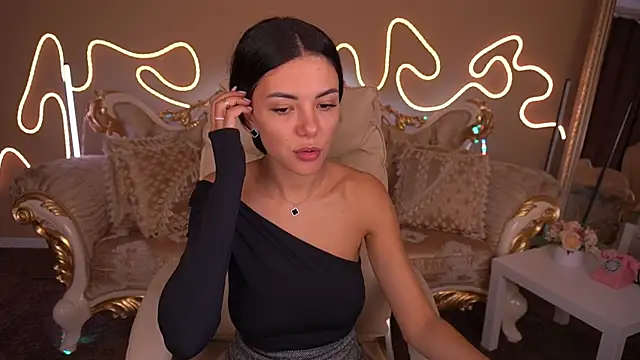 Snapshot of OnlyXxandra chatting on 10-11-25, 12:58 OnlyXxandra online show from 10-11-25, 12:58