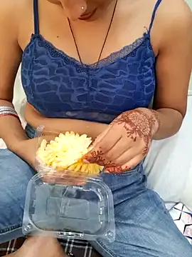 Naira-Tripathi online show from 09-28-25, 05:35