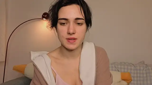 Snapshot of revalation_ chatting on 12-22-25, 04:26 revalation online show from 12-22-25, 04:26