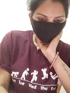 Snapshot of poojam93 chatting on 02-14-26, 02:14 poojam93 online show from 02-14-26, 02:14