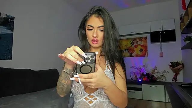 Snapshot of tina_kart3r chatting on 12-13-25, 11:21 tina kart3r online show from 12-13-25, 11:21