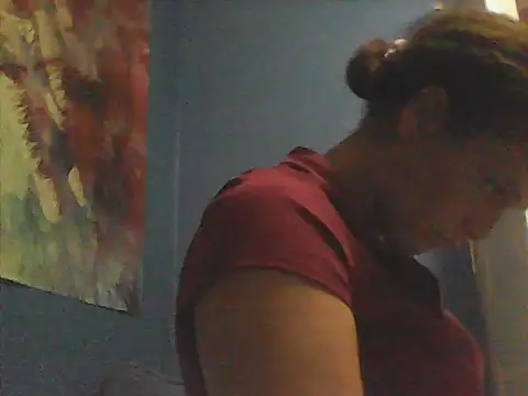 Snapshot of sarahkat86 chatting on 10-08-25, 12:30 sarahkat86 online show from 10-08-25, 12:30
