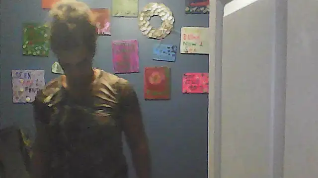 Snapshot of sarahkat86 chatting on 10-24-25, 01:13 sarahkat86 online show from 10-24-25, 01:13