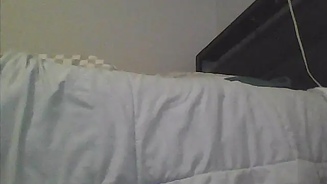 sarahkat86 online show from 04-20-26, 11:50