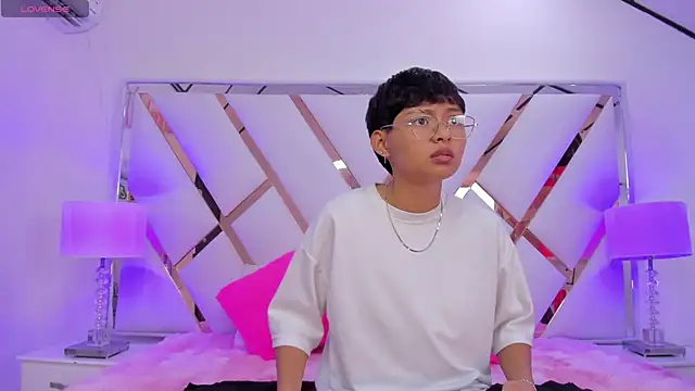 michell  petit  online show from 09-14-25, 12:26