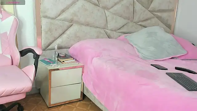 Snapshot of kendal_hot01 chatting on 10-02-25, 10:55 kendal hot01 online show from 10-02-25, 10:55