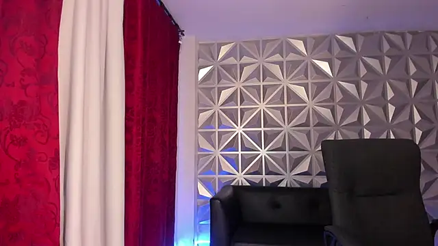 Snapshot of hellen_tease chatting on 09-23-25, 12:30 hellen tease online show from 09-23-25, 12:30