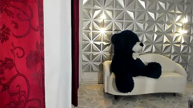 Snapshot of hellen_tease chatting on 11-25-25, 01:22 hellen tease online show from 11-25-25, 01:22