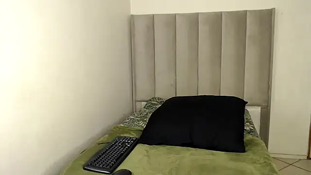 Trans fairy online show from 12-04-25, 02:10