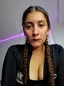 aytanna torrez online show from 11-02-25, 03:47