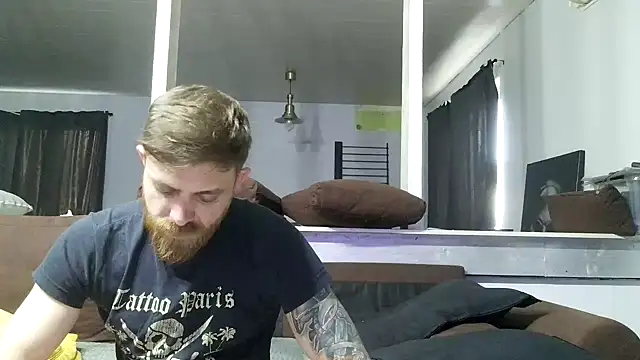 Snapshot of Bikerhot883hd chatting on 04-15-26, 04:14 Bikerhot883hd online show from 04-15-26, 04:14