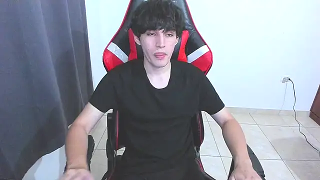 Snapshot of eren_188 chatting on 10-10-25, 02:21 eren 188 online show from 10-10-25, 02:21