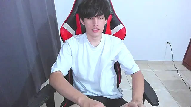 Snapshot of eren_188 chatting on 10-15-25, 02:01 eren 188 online show from 10-15-25, 02:01