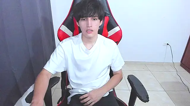 Snapshot of eren_188 chatting on 10-17-25, 03:20 eren 188 online show from 10-17-25, 03:20