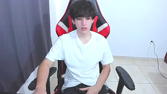 Snapshot of eren_188 chatting on 10-17-25, 06:21 eren 188 online show from 10-17-25, 06:21