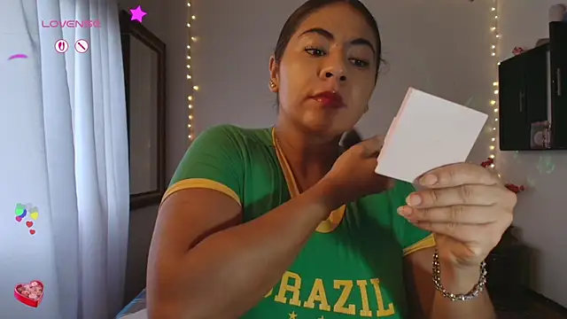 samanthahut1 online show from 10-14-25, 09:26