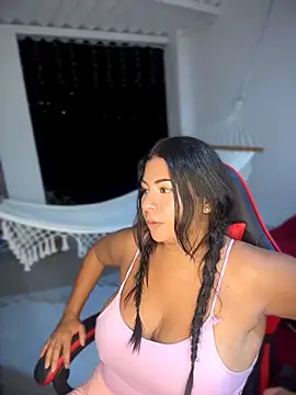 samanthahut1 online show from 04-28-26, 02:27