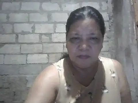 Snapshot of xxbernxxx chatting on 10-26-25, 05:52 xxbernxxx online show from 10-26-25, 05:52