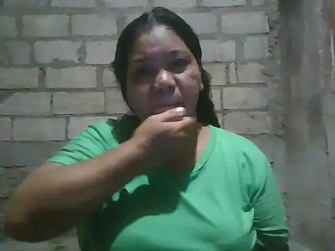 Snapshot of xxbernxxx chatting on 10-29-25, 01:02 xxbernxxx online show from 10-29-25, 01:02