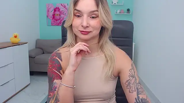 Snapshot of LilFleurish chatting on 01-19-26, 05:22 LilFleurish online show from 01-19-26, 05:22