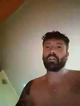 Snapshot of datancre88 chatting on 04-12-26, 04:23 datancre88 online show from 04-12-26, 04:23