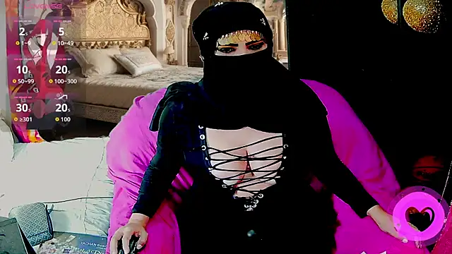 Snapshot of SultanaLayla chatting on 11-01-25, 08:33 SultanaLayla online show from 11-01-25, 08:33