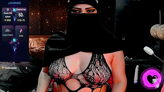 Snapshot of SultanaLayla chatting on 11-28-25, 08:11 SultanaLayla online show from 11-28-25, 08:11