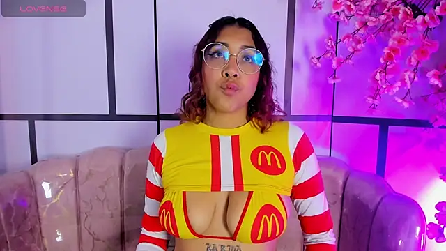 Olivejoness online show from 10-22-25, 04:57