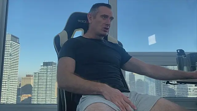 Snapshot of TheDonnyBasilisk chatting on 10-03-25, 01:30 TheDonnyBasilisk online show from 10-03-25, 01:30