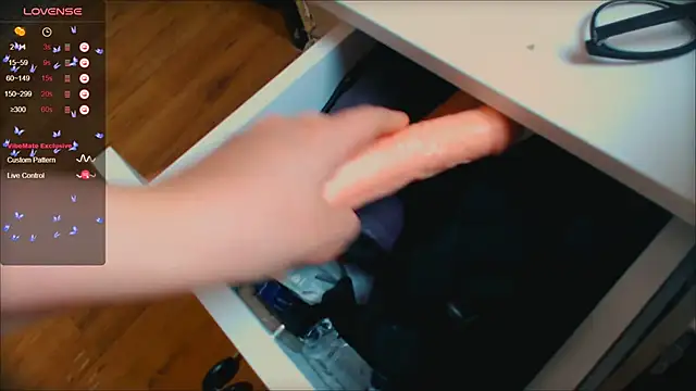 darlingeva1010 online show from 10-10-25, 02:10