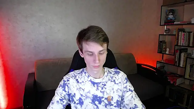 Snapshot of yes_cute_boy_ chatting on 10-05-25, 09:18 yes cute boy online show from 10-05-25, 09:18