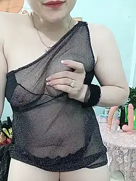 Snapshot of Spa-LinhLinh chatting on 06-07-26, 04:00 Spa-LinhLinh online show from 06-07-26, 04:00