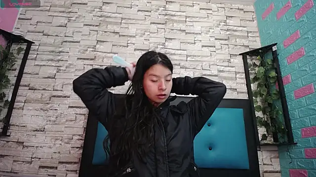 Snapshot of maily_can chatting on 09-18-25, 12:18 maily can online show from 09-18-25, 12:18