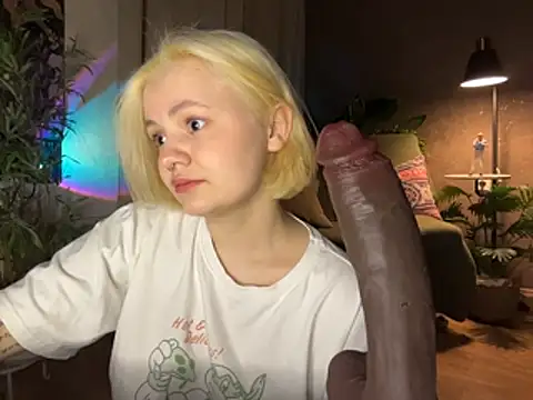 MoonIvy  online show from 05-01-26, 07:18