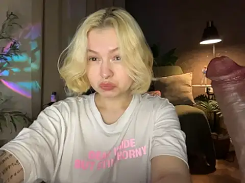 MoonIvy  online show from 06-02-26, 07:27