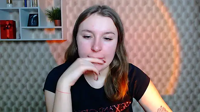 JuliaTopp  online show from 01-19-26, 07:56