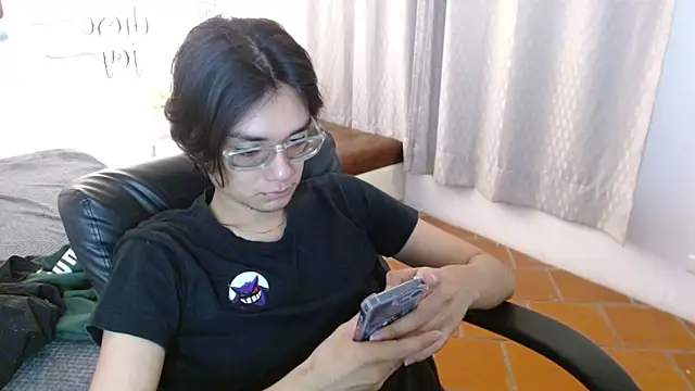 Snapshot of davoxer chatting on 09-24-25, 02:26 davoxer online show from 09-24-25, 02:26