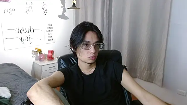 Snapshot of davoxer chatting on 09-25-25, 03:21 davoxer online show from 09-25-25, 03:21