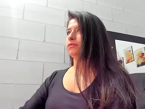 Snapshot of _Roxxxane_09 chatting on 12-15-25, 07:07 Roxxxane 09 online show from 12-15-25, 07:07