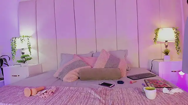 Snapshot of mia_rousse25 chatting on 09-25-25, 02:10 mia rousse25 online show from 09-25-25, 02:10