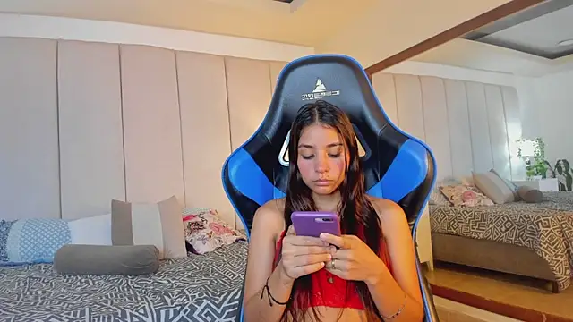 mia rousse25 online show from 12-19-25, 03:41