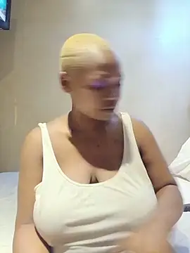 Snapshot of missboobiesSA chatting on 05-28-26, 05:21 missboobiesSA online show from 05-28-26, 05:21