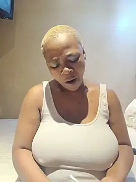 Snapshot of missboobiesSA chatting on 06-07-26, 02:05 missboobiesSA online show from 06-07-26, 02:05